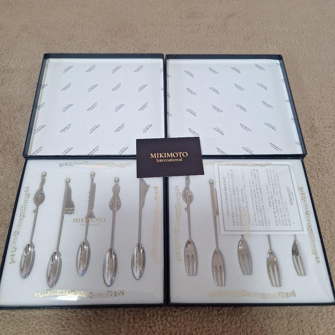 MIKIMOTO 楽器モチーフ スプーンセット MIKIMOTO（ミキモト） 真珠付きスプーン5本セット 音楽モチーフ