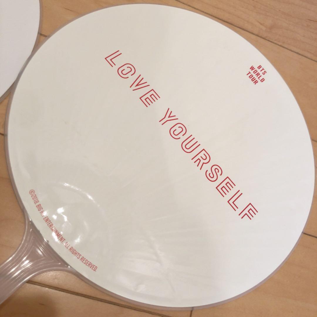 BTS グク うちわ 防弾少年団 団扇 ジョングク 3枚セット➕1枚 - メルカリ