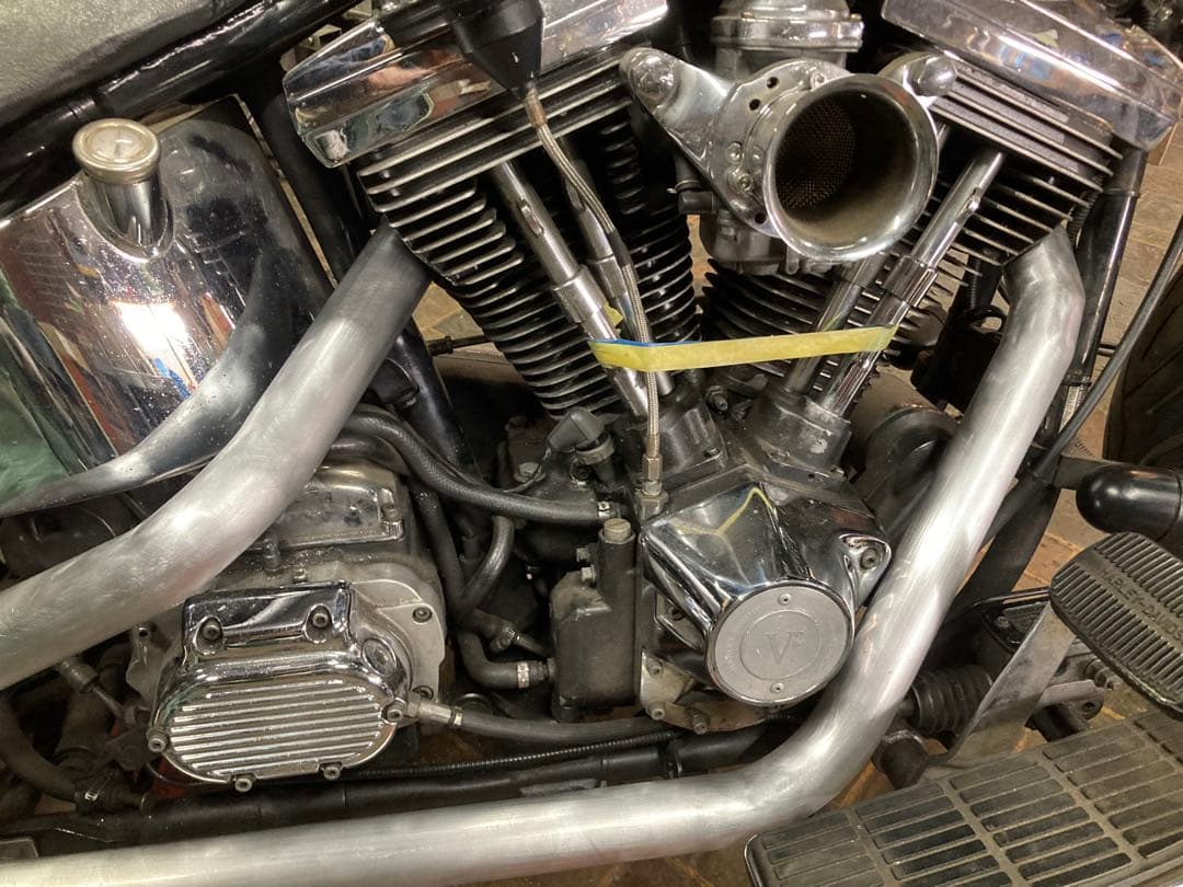 エボ ソフテイル ワンオフ アップスイープ マフラー ハーレー ステー