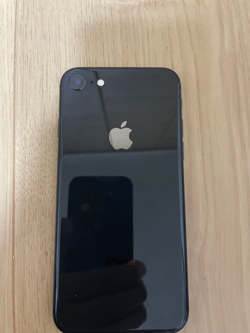 中古】Apple iPhone 8 スペースグレー 本体【64G】ロック解除
