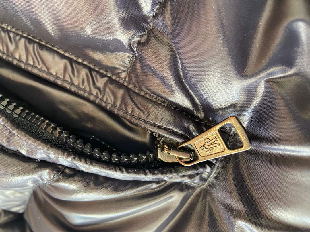 ☆1月中限定値引き モンクレール エベレスト 廃盤 ビッグロゴ ネイビー