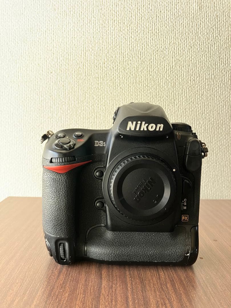 Nikon D3s デジタル一眼レフカメラ 本体とバッテリー2個値下げ中