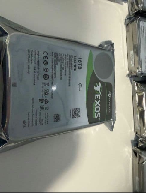Seagate Exos X16 16TB 稼働時間極小 Seagate Exos X16 16TB 7.2K SAS 12Gb/s 512e/4Kn 256MB 3.5” HDD