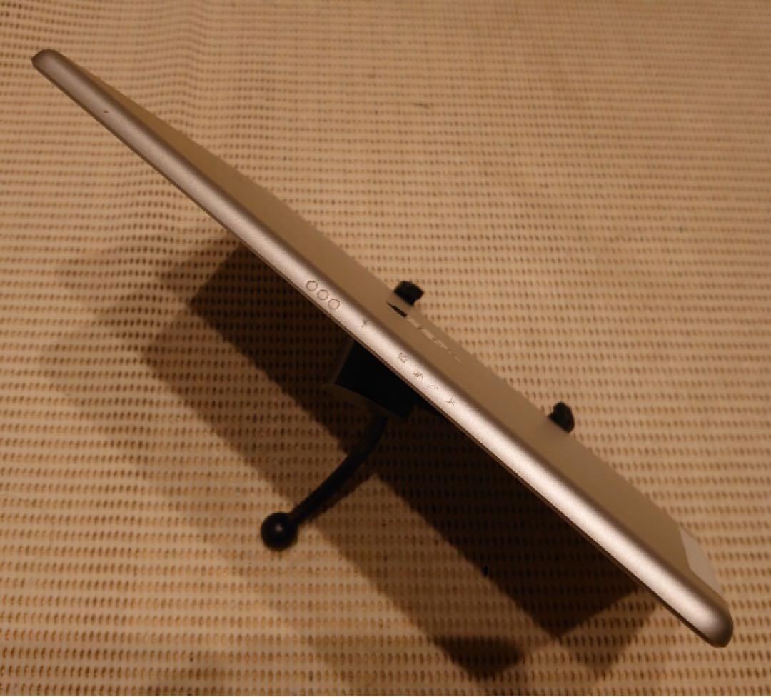 完動品SIMフリー液晶無傷iPad第7世代(A2198)本体32GB MMDFV - メルカリ