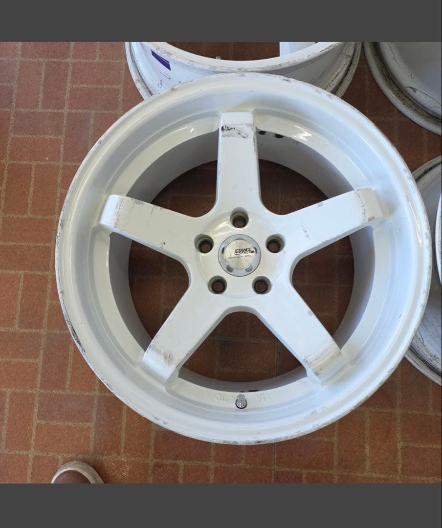 スタンスマジック　ホワイト 18インチ 9.5j 114.3 5穴ジャンク