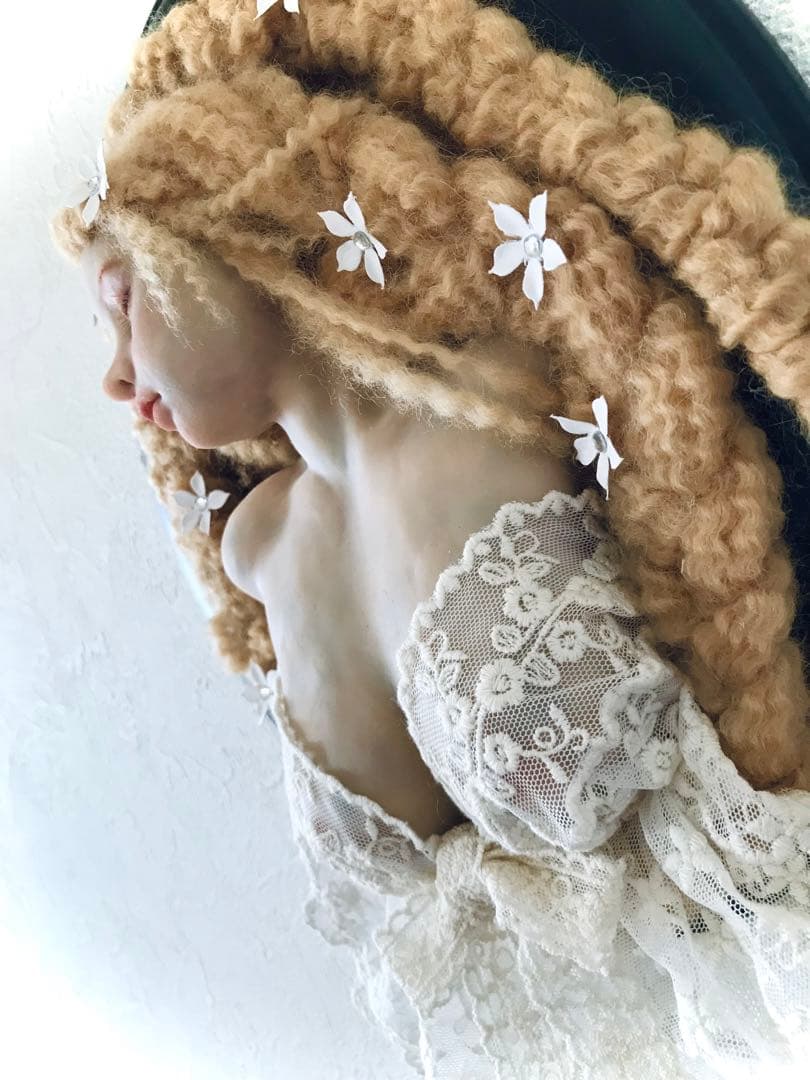 壁掛けオブジェ【柔らかい少女A】