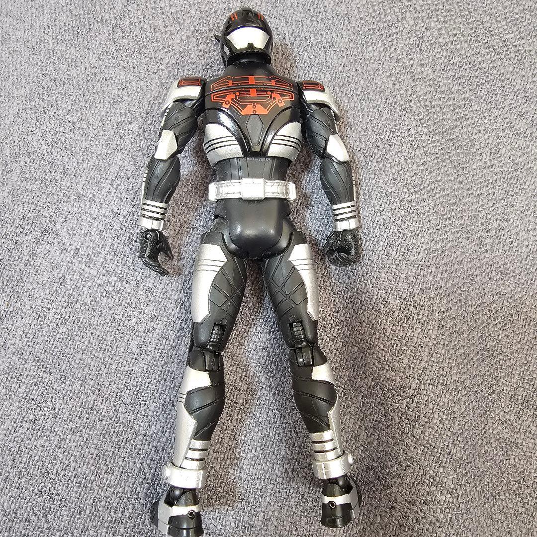 S.H.Figuarts（真骨彫製法）仮面ライダーダークカブト