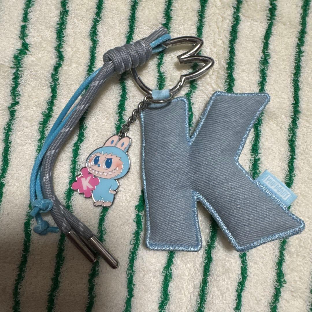 ラブブ PIN FOR LOVE イニシャル アルファベット キーリング K - メルカリ