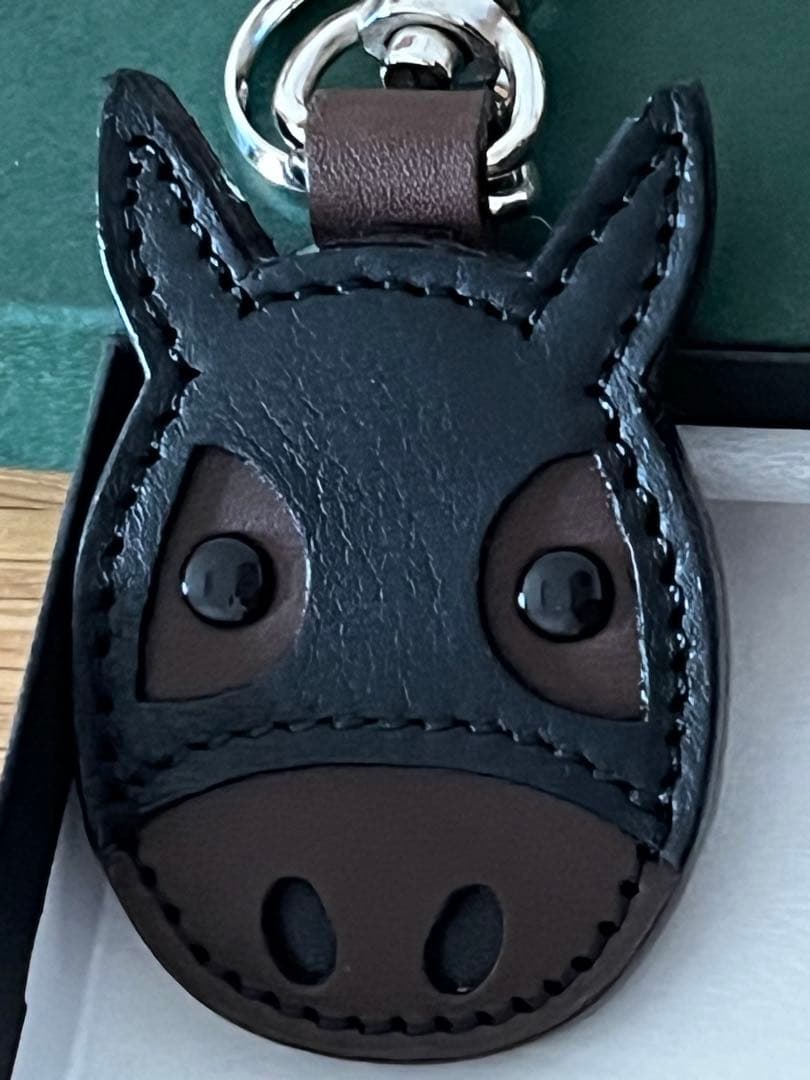 希少 新品 ソメスサドル 馬メンコ キーホルダー - メルカリ