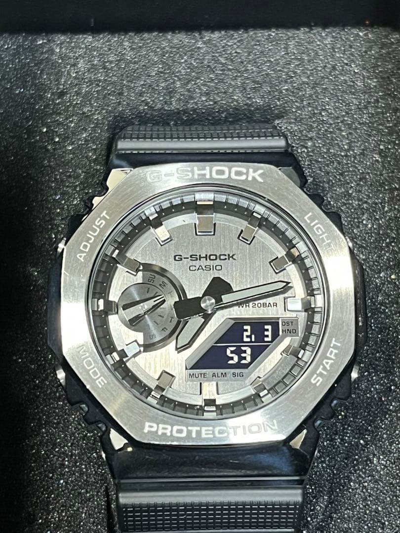 G-SHOCK GM-2100 シルバー 2月3日電池交換済み G-SHOCK シルバー メタルベゼル GM-2100-1AJF メンズ 電池式 アナデジ