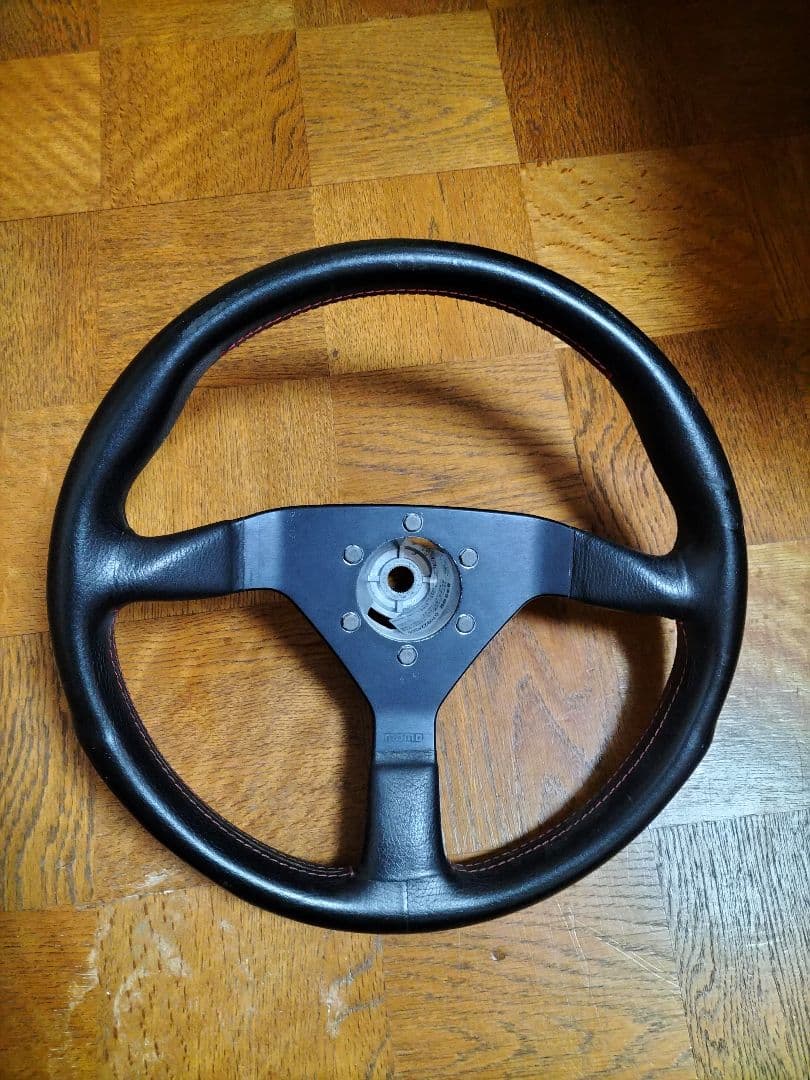 MOMO V35momo モモ ステアリング V35 S13シルビア momo モモ