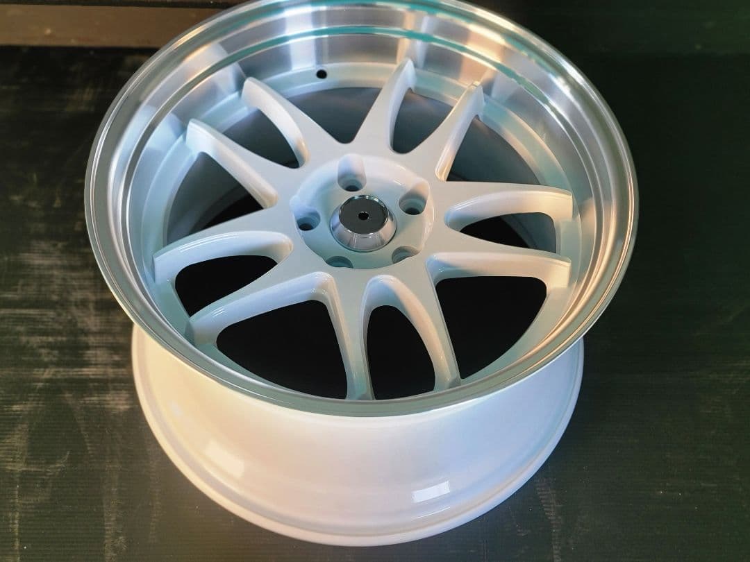 18インチ新品ホイール 10Jx2本、9Jx2本 ET30 18インチ新品ホイール