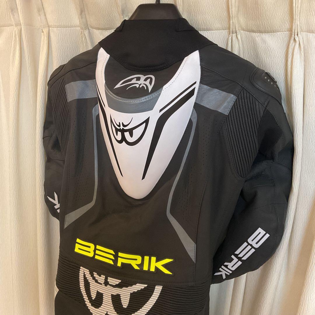 未使用】BERIKベリックレーシングスーツ 52サイズBk.Ye. - メルカリ