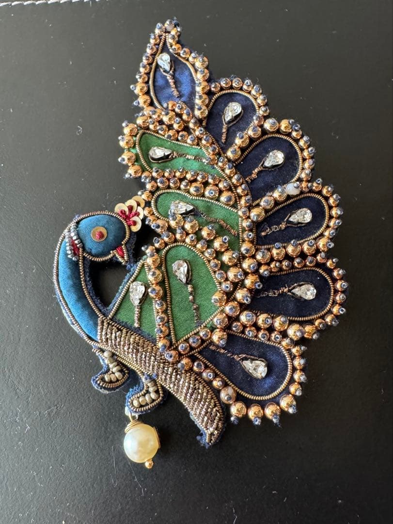 GUCCI 孔雀デザイン ブローチ GUCCI 孔雀デザイン ブローチ