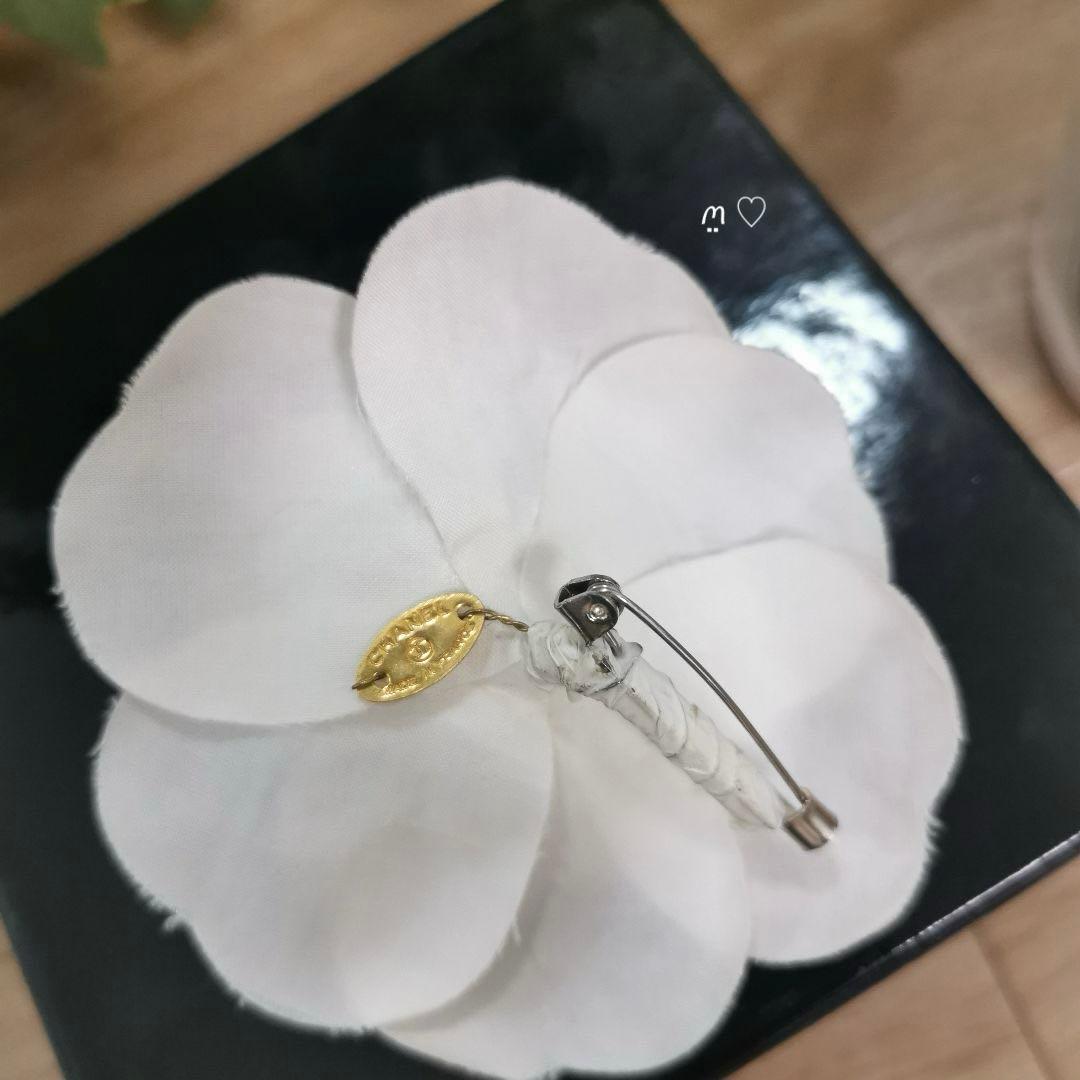 CHANELシャネル カメリアコサージュ ブローチ シルク ホワイト 卒業