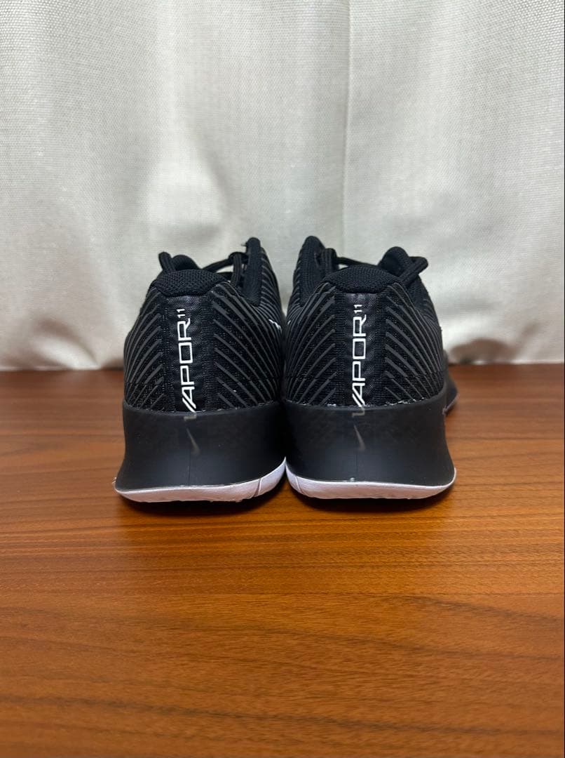 ナイキ　テニス　シューズ　24.5cm