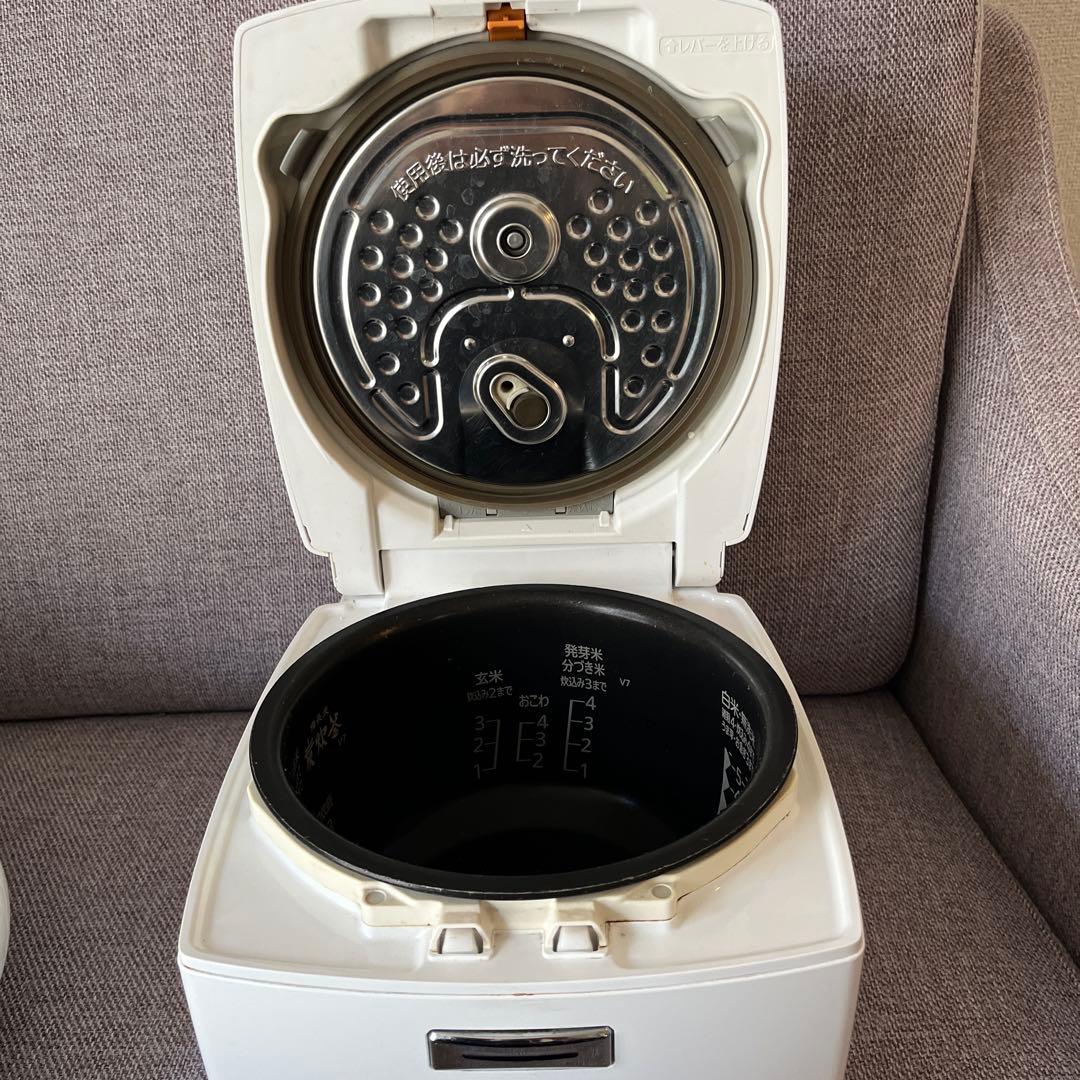 最終価格】MITSUBISHI NJ-VV107W 炊飯器 ホワイト - メルカリ