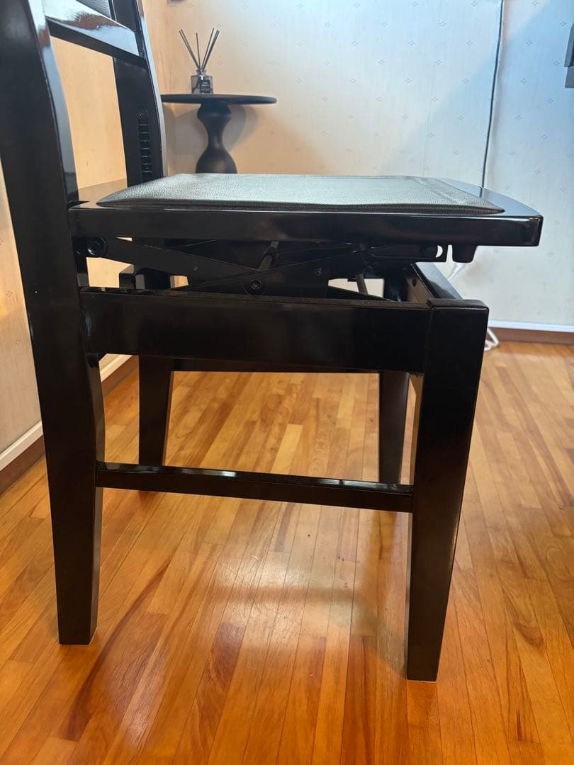 ピアノ椅子】KAWAI カワイ トムソン 椅子 背もたれ付き 高さ調整可能
