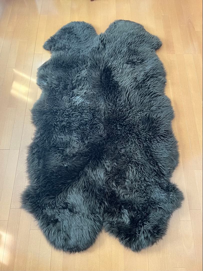 ムートン　ラグ　コストコ 冬キャンに向けてアウトドアチェアにピッタリのムートンラグをコストコ