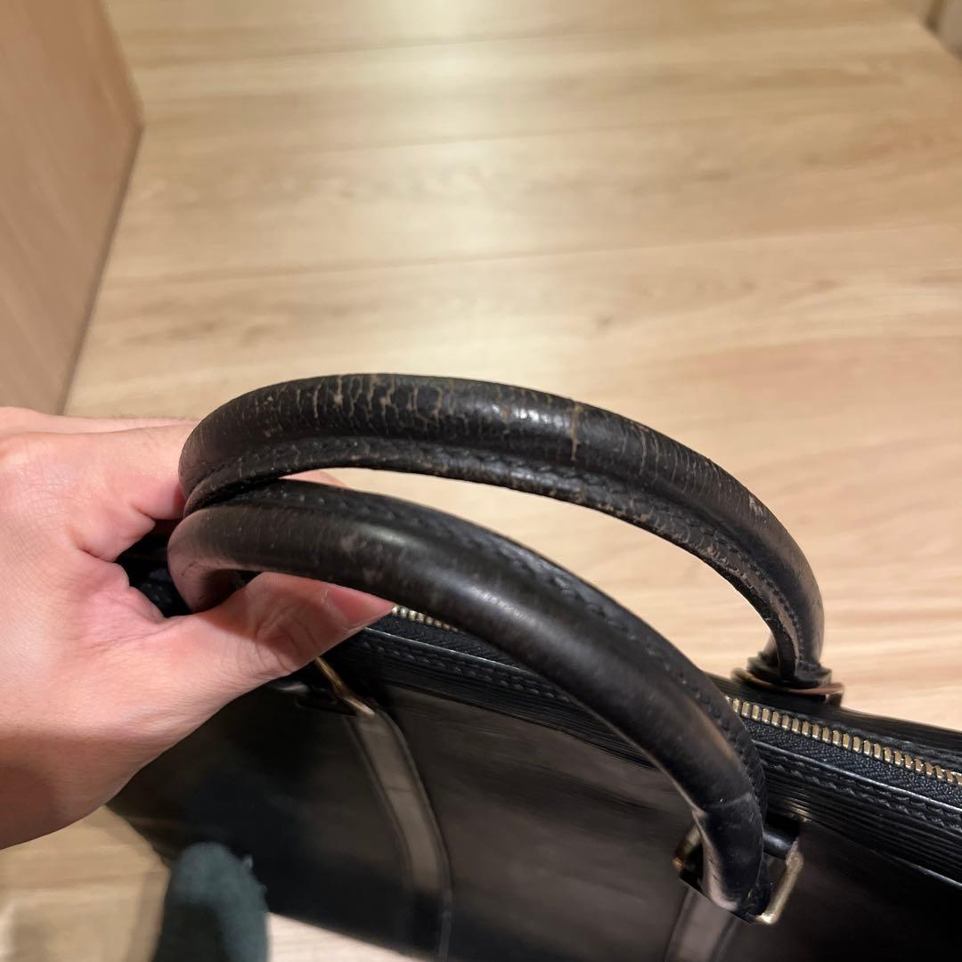 Louis Vuitton エピレザー ビジネスバッグ ブラックの通販はau PAY
