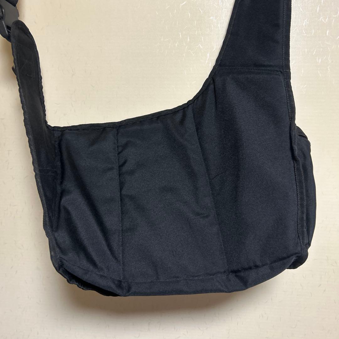 即購入OK❗️」レアGAP 黒 ショルダーバッグ 男女兼用 5ポケット 軽量