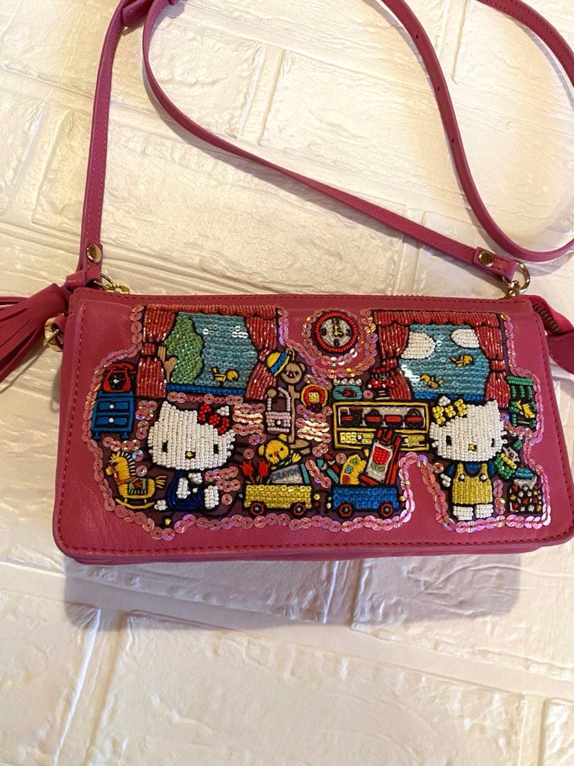 虎*丸様 ハローキティ タマオワールド サンリオコラボ 刺繍 お財布