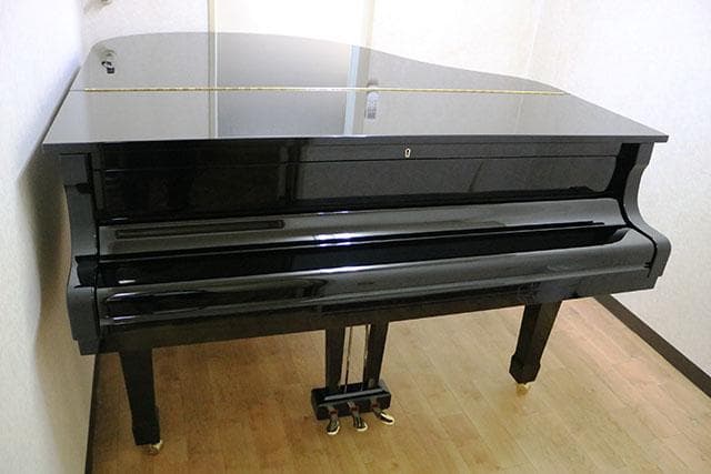 グランドピアノ【 ヤマハ G1E 】販売 新春セール♪ - メルカリ