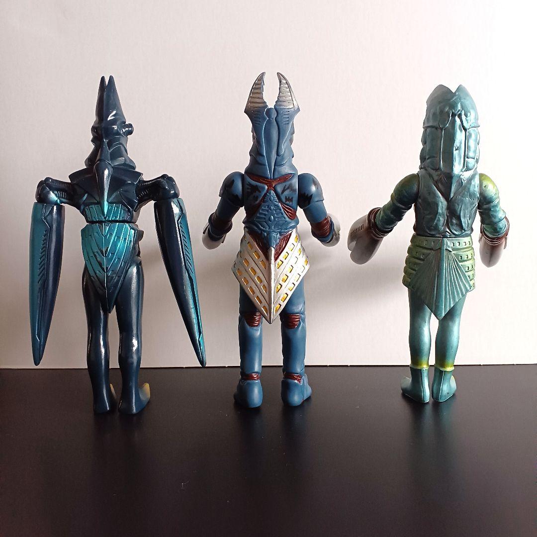 ウルトラマンシリーズ 可動式怪獣フィギュア(ソフビ)バルタン星人×3個