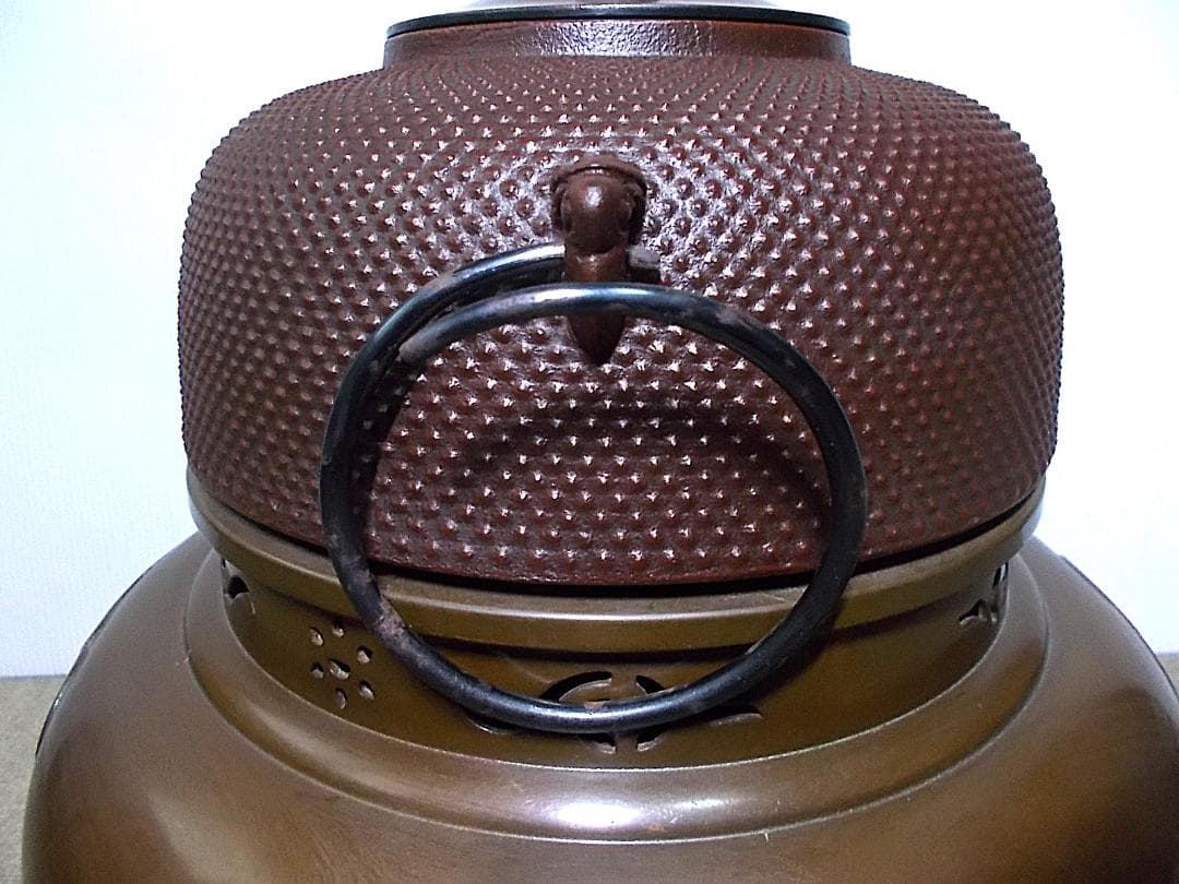 人間国宝高橋敬典作 唐銅霰鬼面風炉 銀摘み? アラレ茶釜未使用 釜環