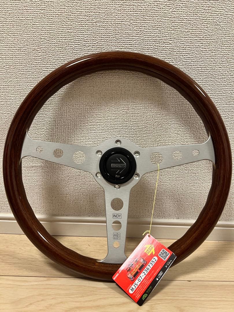 momo HERITAGE LINE INDY 350mm HL-05momo HERITAGE LINE INDY 350mm