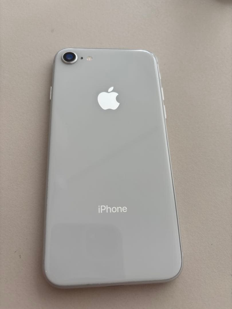 Apple iPhone 8 シルバー 本体 - メルカリ