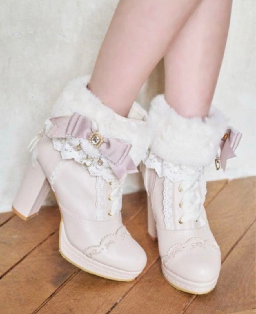 LIZLISA リズリサ Many Wayファーショートブーツ ホワイト