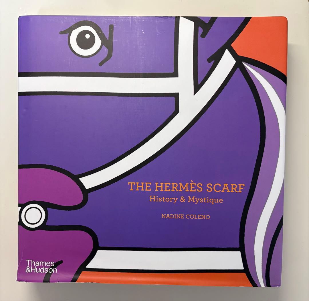 THE HERMÈS SCARF History & Mystique Thames & Hudson USA - Book - The Hermès Scarf: History & Mystique
