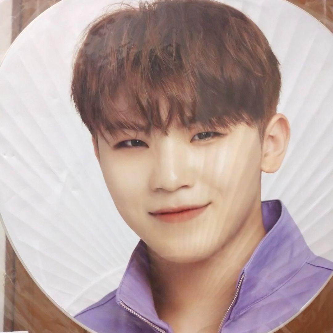 SEVENTEEN 公式うちわ ウジ 5つセット WOOZI セブチ 団扇 - メルカリ