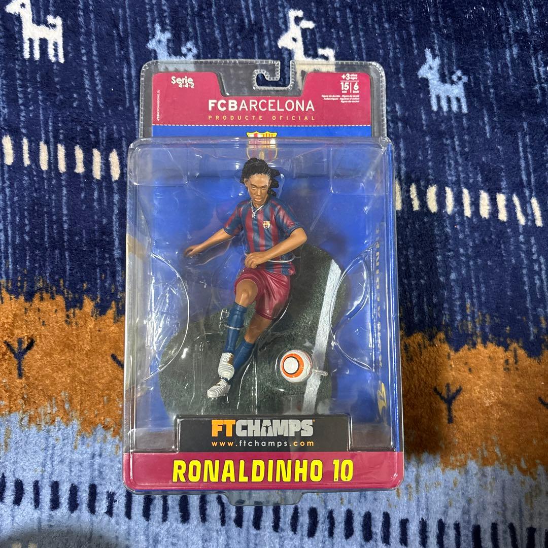 ロナウジーニョ FCバルセロナ RONALDINHO 10 フィギュア Amazon | FCバルセロナオフィシャル FT CHAMPS 6インチ ロナウジーニョ