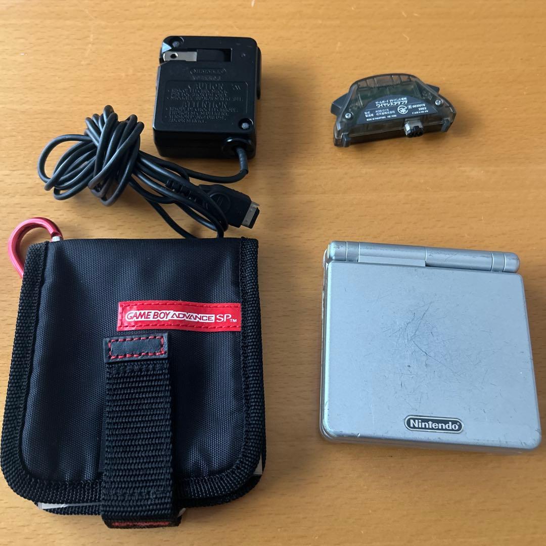 ゲームボーイアドバンスSP グレー 充電器、アダプタ、ケース付き