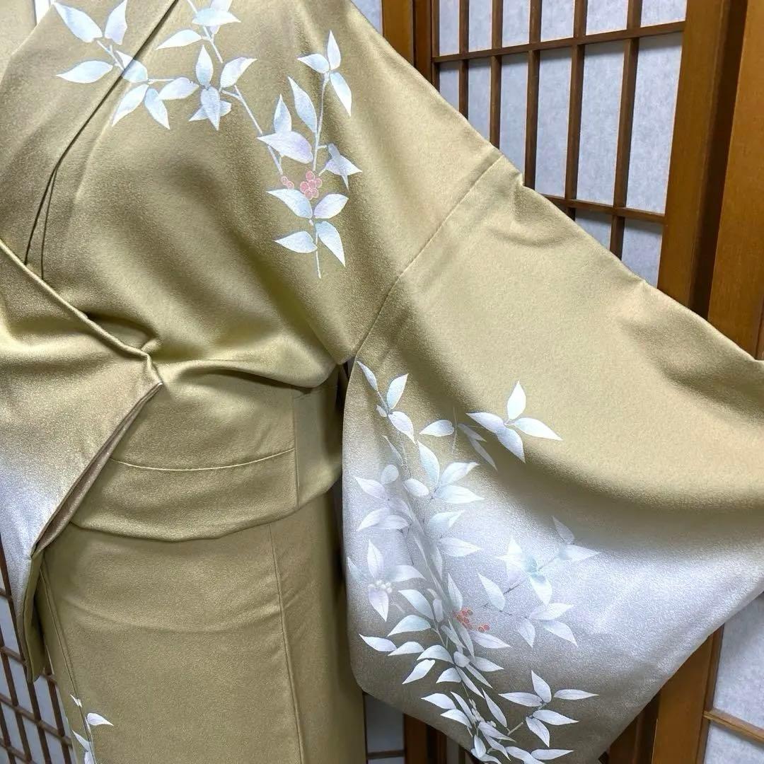 正絹　付け下げ《葉模様　実》