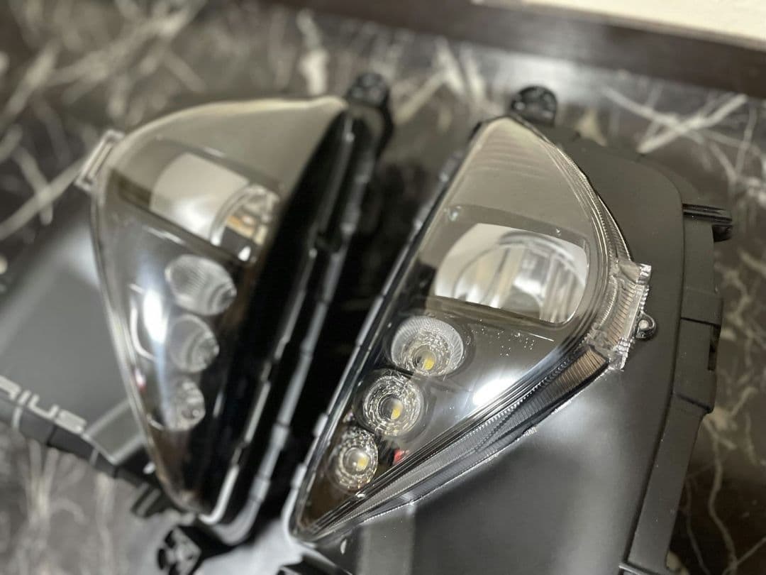 50プリウス 前期 加工 フォグランプ インナーブラック バルブ交換可能