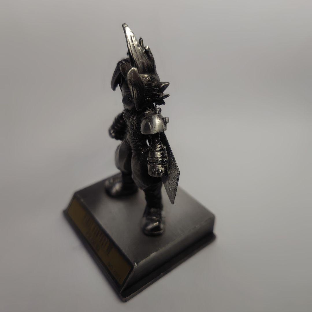 FINAL FANTASY VII クラウド クロムフィギュア NO.2201 - メルカリ