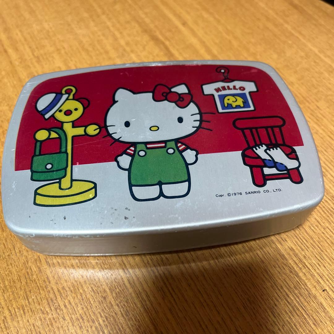 昭和レトロ ハローキティ アルミ お弁当箱 1977年 - メルカリ