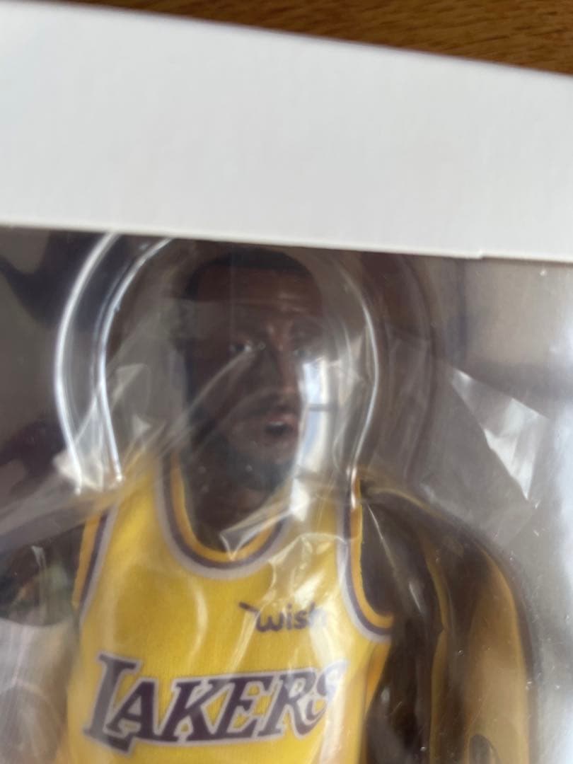 レブロン・ジェームズ 1/9 フィギュア NBA - メルカリ