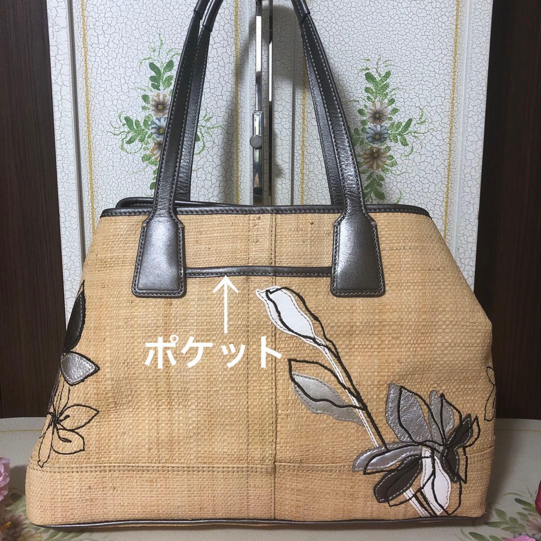 COACHストロートートバッグ フラワーハンプトンズ - メルカリ