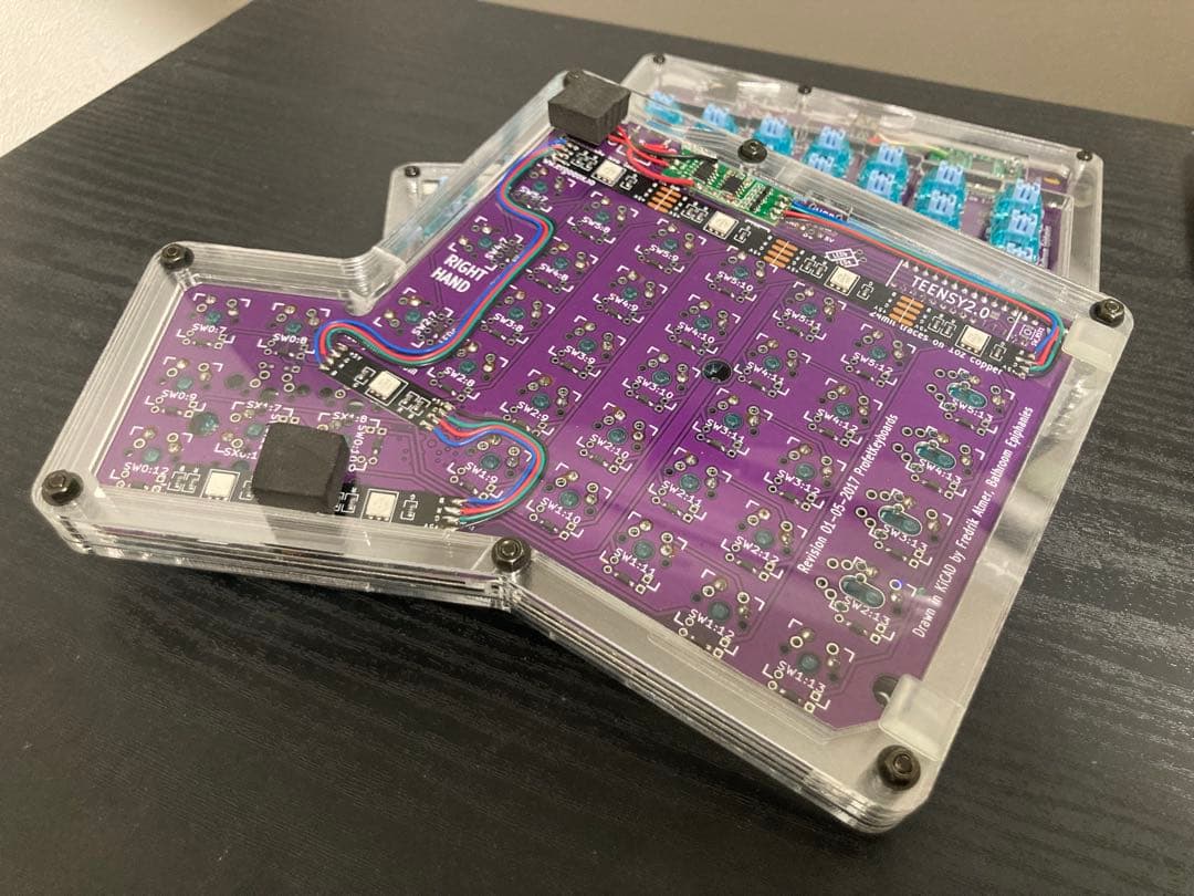 ErgoDox 分割型キーボード RGBアンダーグロー付 - メルカリ