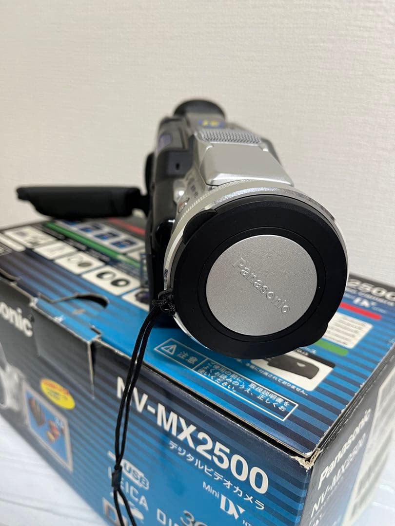 お値引中 パナソニック NV-MX2500 ビデオカメラ+VW-PMX25セット - メルカリ