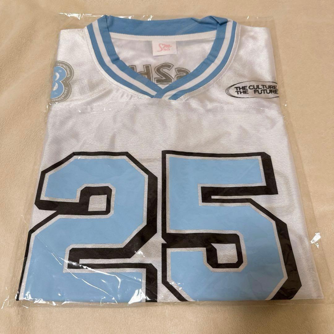 smtown live 2025 hearts2hearts ユニフォーム 新品】Hearts2Hearts SMTOWN ユニフォーム ハツハ Tシャツ グッズ