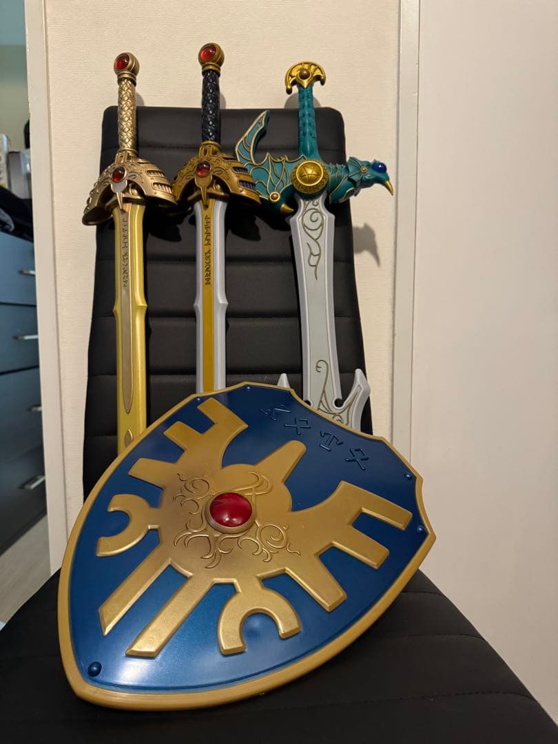 ロトの剣2種、ロトの盾、天空の剣セット ドラゴンクエスト ロトの剣＆天空の剣セット｜Yahoo!フリマ（旧PayPay