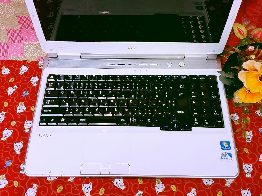 極上品♥大人気♥高速Corei5搭載❤ホワイト色♥新型Win11搭載♥