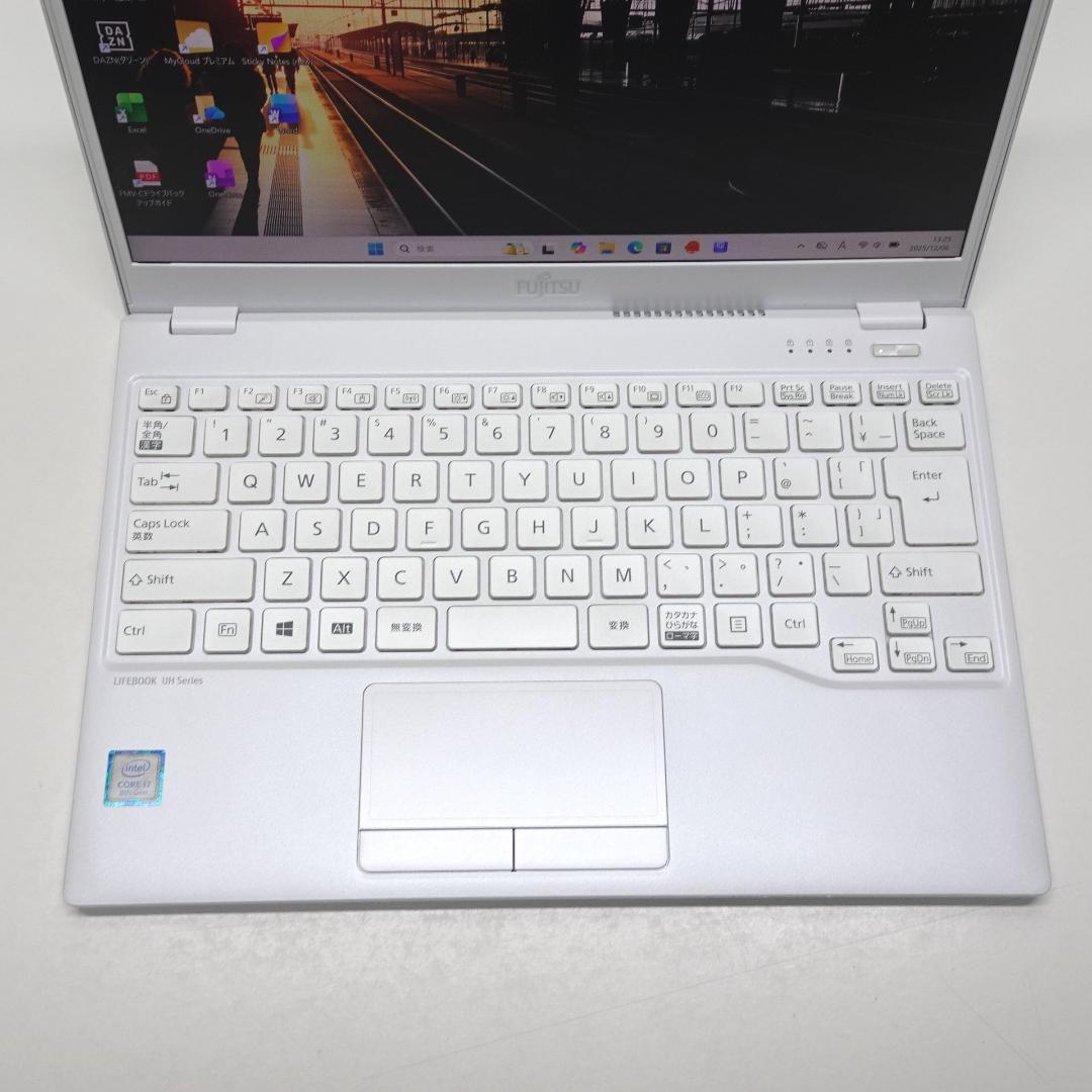 富士通 UH92/D2 i7 8G SSD512G 13.3in FHD 超軽量