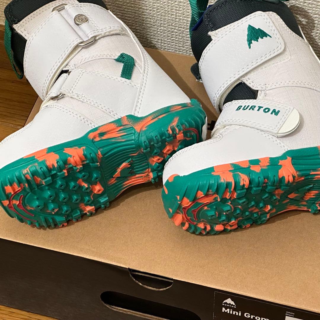 [新品未使用] Burton ミニグロム スノーボードブーツ 13.5cm