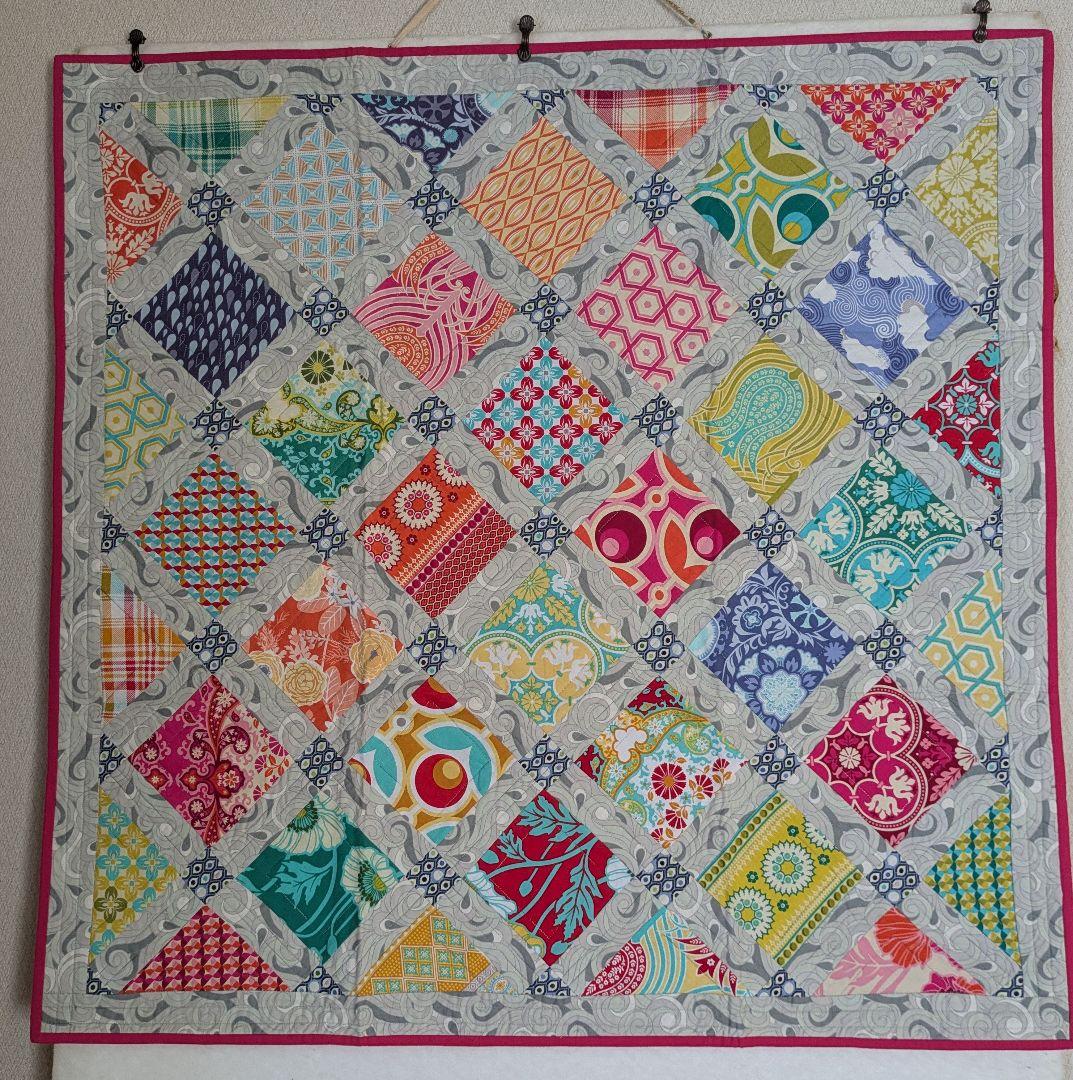 完全オリジナル！ ミシンキルトタペストリー Cotten&Steelスクエア ミシンキルトのタペストリー～♪ | アトリエQuilt Garden☆パッチ